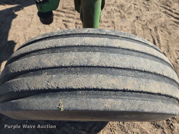 image for item DE2175 1970 John Deere 4020 tractor