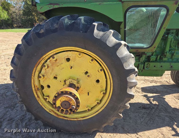 image for item DE2175 1970 John Deere 4020 tractor