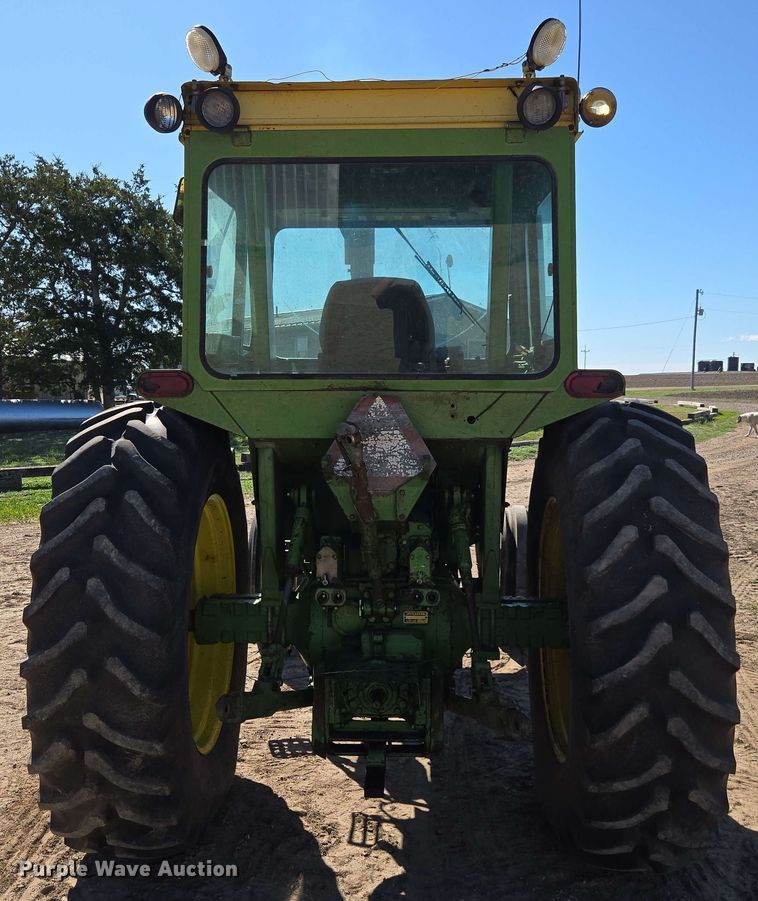 image for item DE2176 1971 John Deere 4320 tractor