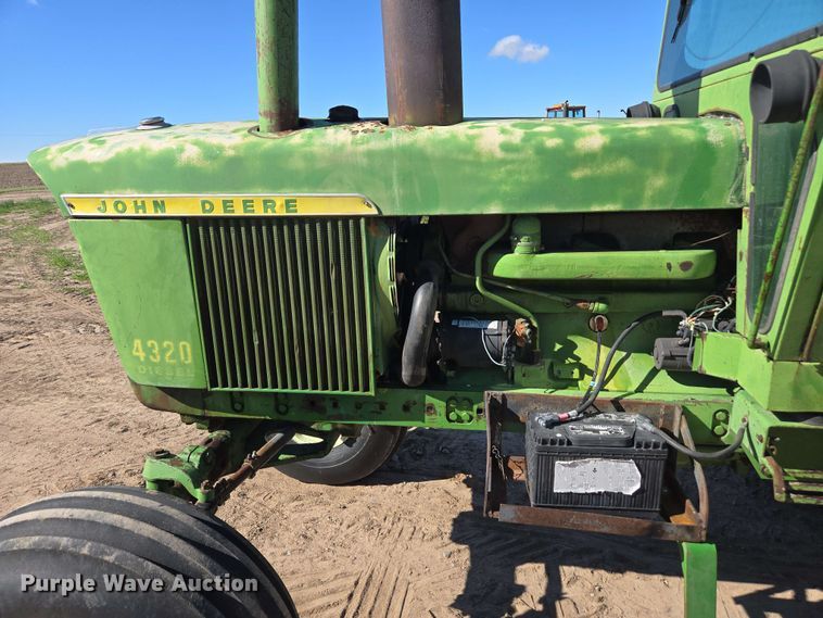 image for item DE2176 1971 John Deere 4320 tractor