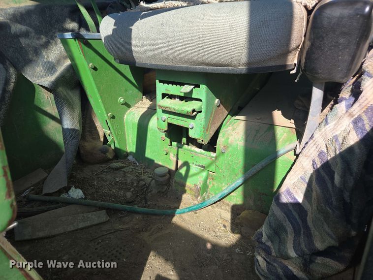 image for item DE2176 1971 John Deere 4320 tractor