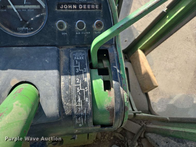 image for item DE2176 1971 John Deere 4320 tractor