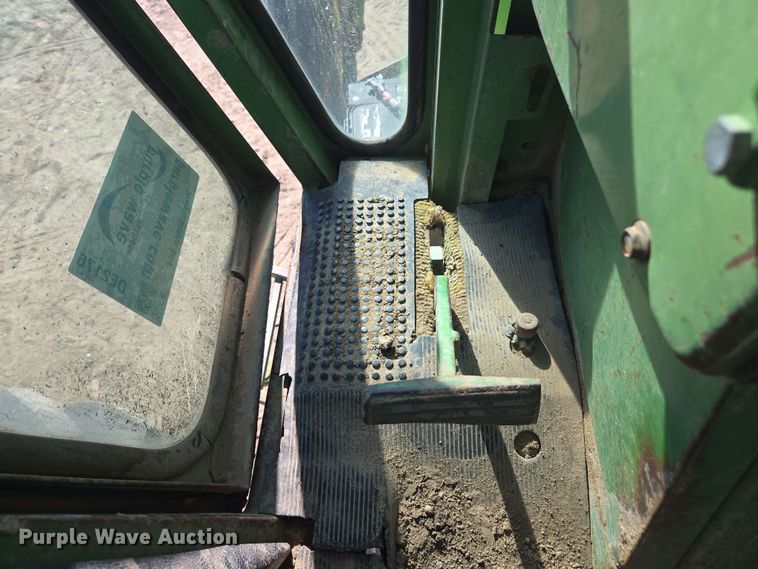 image for item DE2176 1971 John Deere 4320 tractor