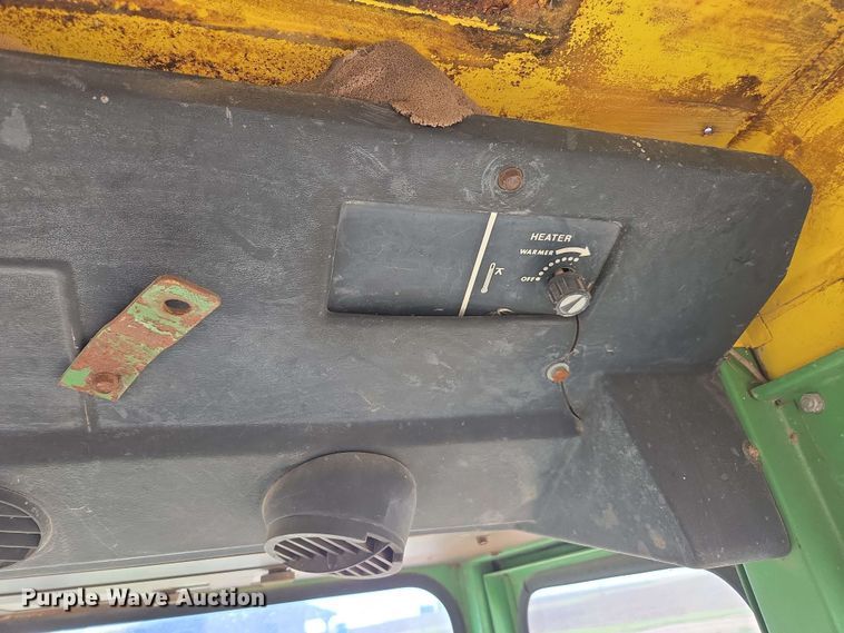 image for item DE2176 1971 John Deere 4320 tractor