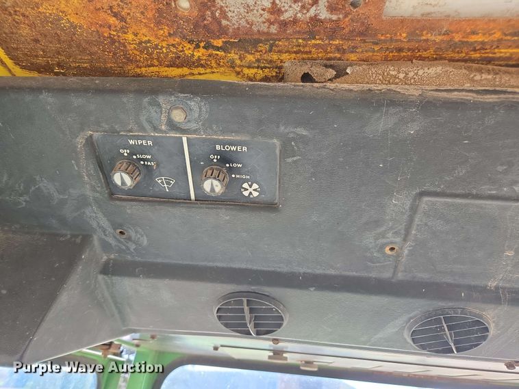 image for item DE2176 1971 John Deere 4320 tractor