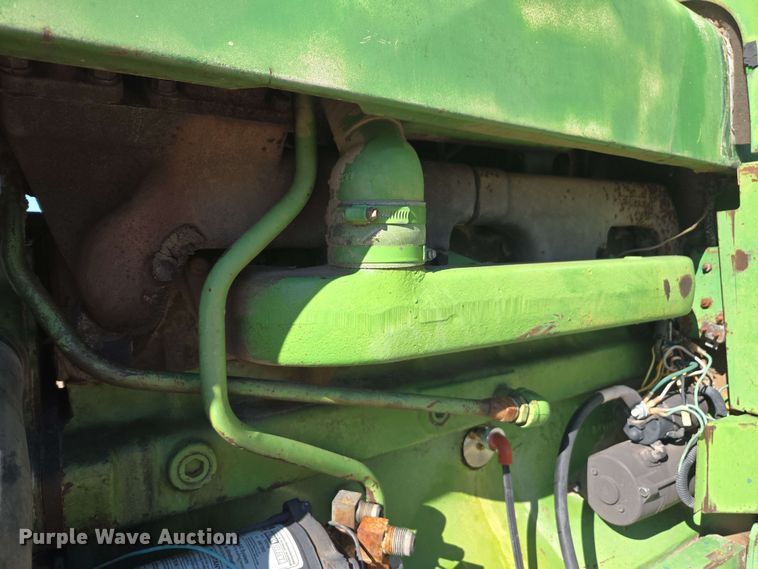image for item DE2176 1971 John Deere 4320 tractor