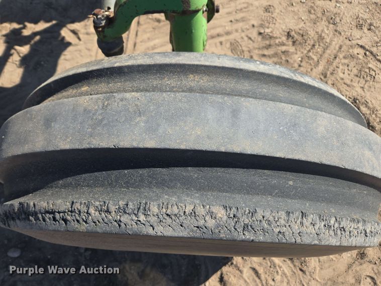 image for item DE2176 1971 John Deere 4320 tractor