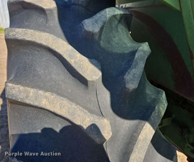 image for item DE2176 1971 John Deere 4320 tractor