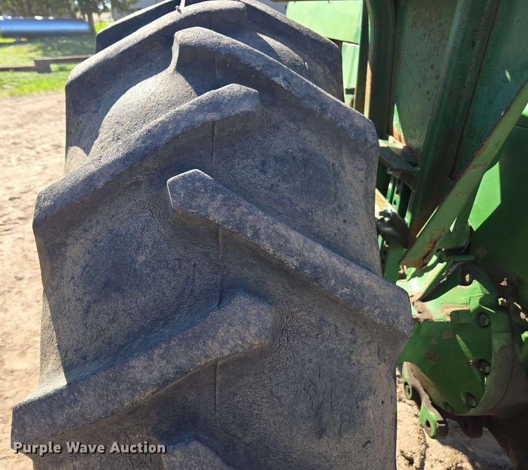 image for item DE2178 1970 John Deere 4020 tractor