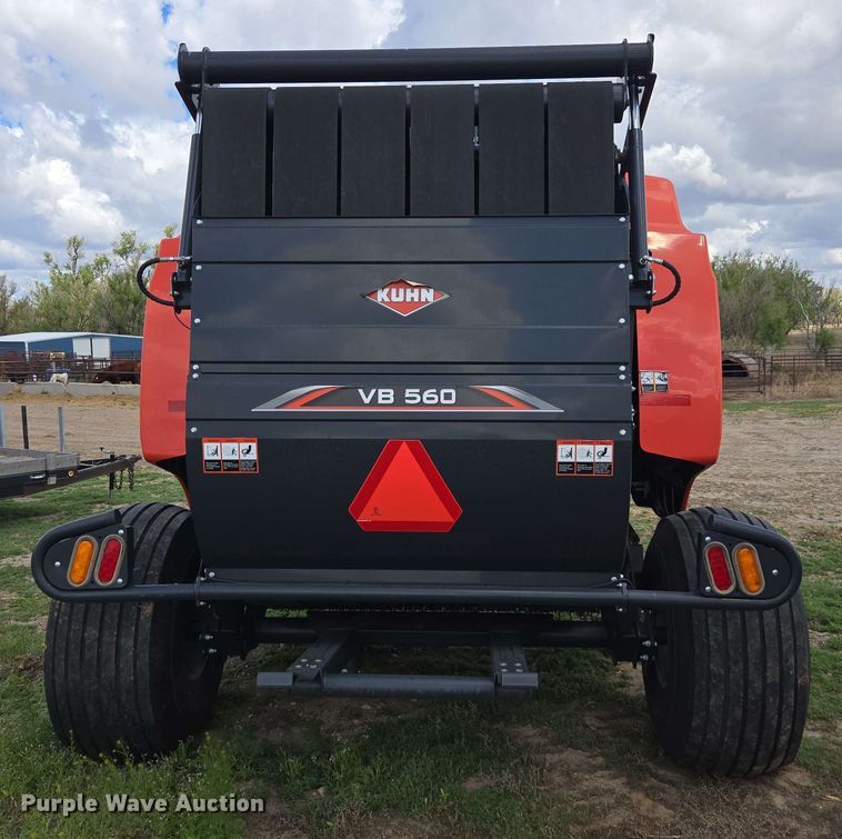 image for item DE2181 2020 Kuhn VB560 TWINCHARGE round baler