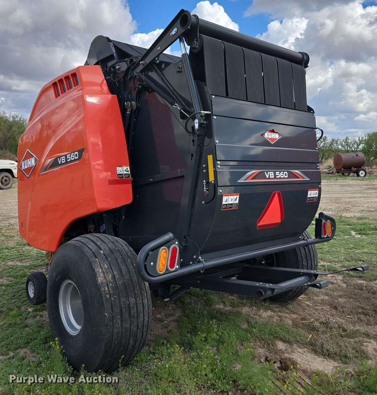 image for item DE2181 2020 Kuhn VB560 TWINCHARGE round baler