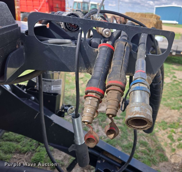 image for item DE2181 2020 Kuhn VB560 TWINCHARGE round baler