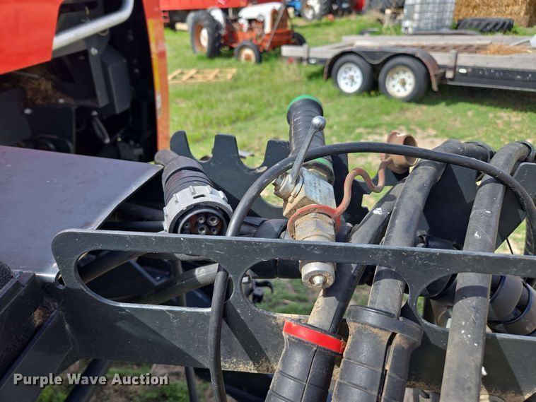 image for item DE2181 2020 Kuhn VB560 TWINCHARGE round baler