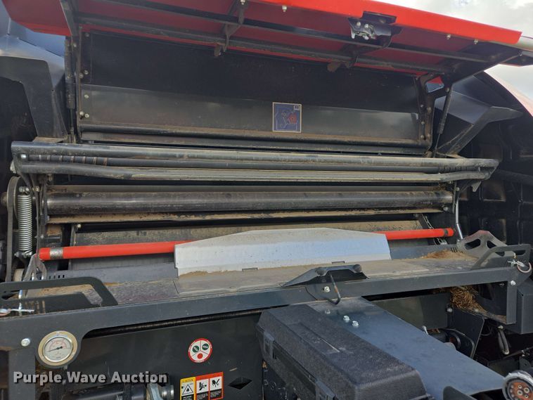image for item DE2181 2020 Kuhn VB560 TWINCHARGE round baler