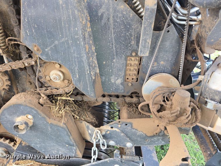 image for item DE2181 2020 Kuhn VB560 TWINCHARGE round baler