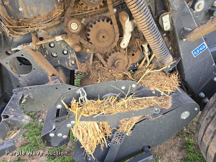 image for item DE2181 2020 Kuhn VB560 TWINCHARGE round baler