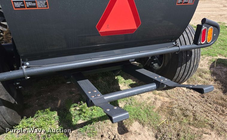 image for item DE2181 2020 Kuhn VB560 TWINCHARGE round baler