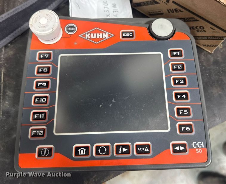 image for item DE2181 2020 Kuhn VB560 TWINCHARGE round baler