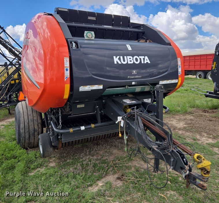 image for item DE2182 2020 Kubota BV4580 round baler