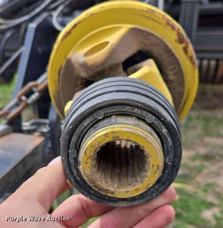 image for item DE2182 2020 Kubota BV4580 round baler