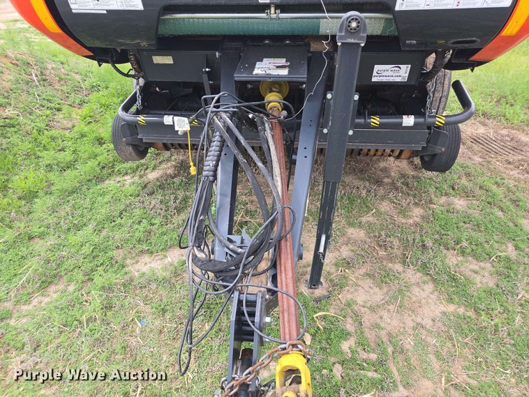 image for item DE2182 2020 Kubota BV4580 round baler