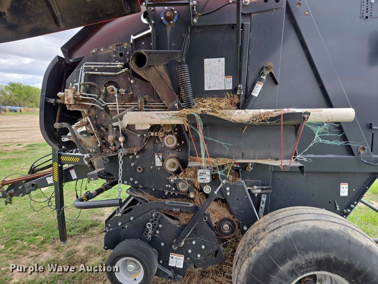 image for item DE2182 2020 Kubota BV4580 round baler