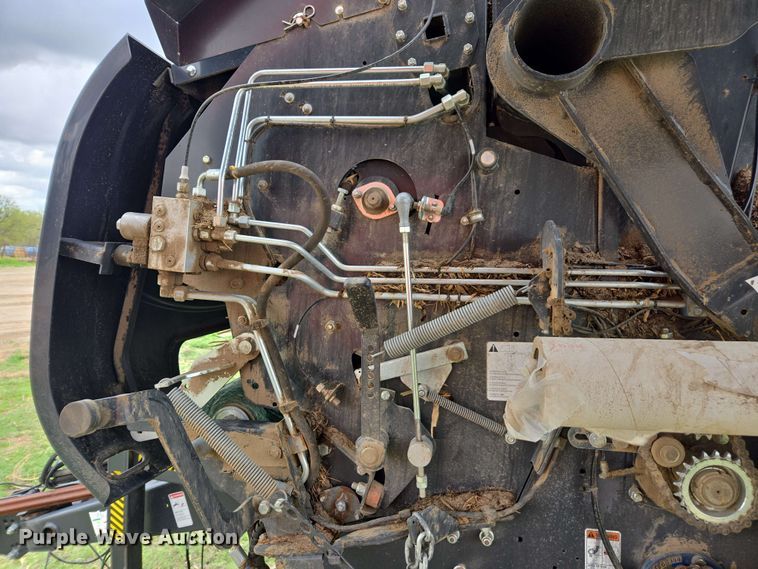 image for item DE2182 2020 Kubota BV4580 round baler