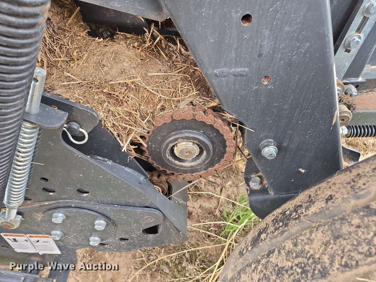 image for item DE2182 2020 Kubota BV4580 round baler