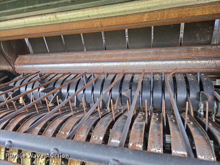 image for item DE2182 2020 Kubota BV4580 round baler