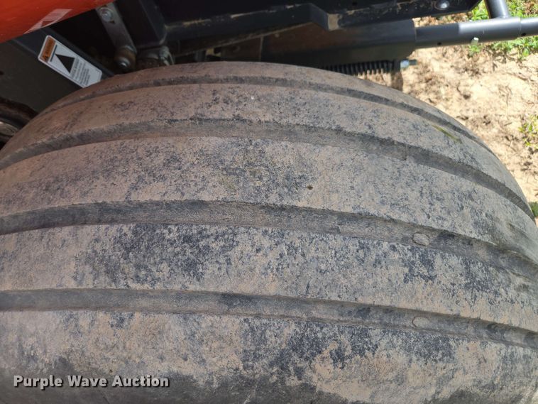 image for item DE2182 2020 Kubota BV4580 round baler