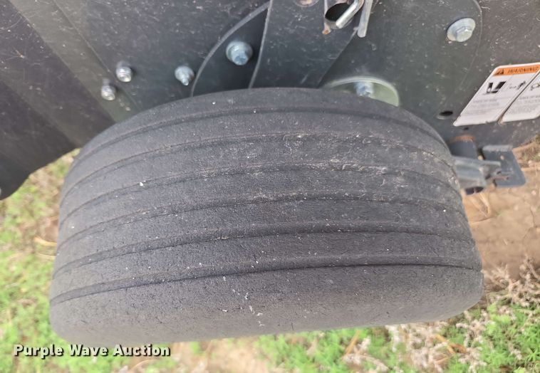 image for item DE2182 2020 Kubota BV4580 round baler