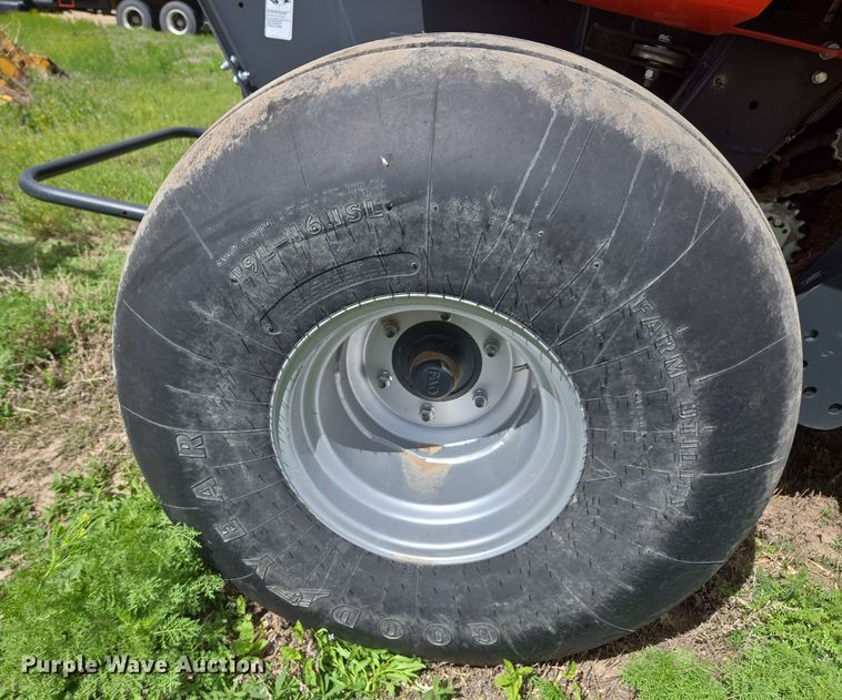 image for item DE2182 2020 Kubota BV4580 round baler