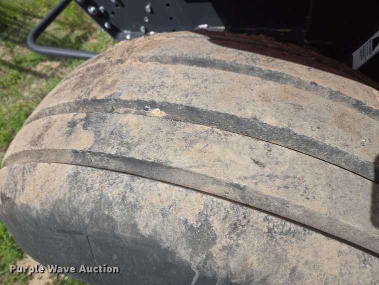 image for item DE2182 2020 Kubota BV4580 round baler