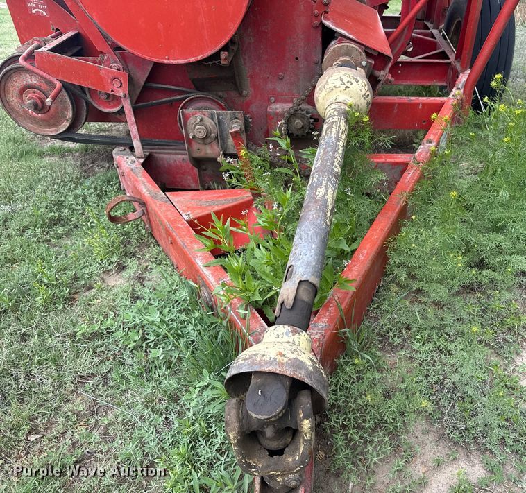 image for item DE2184 Gehl 120 feed mixer