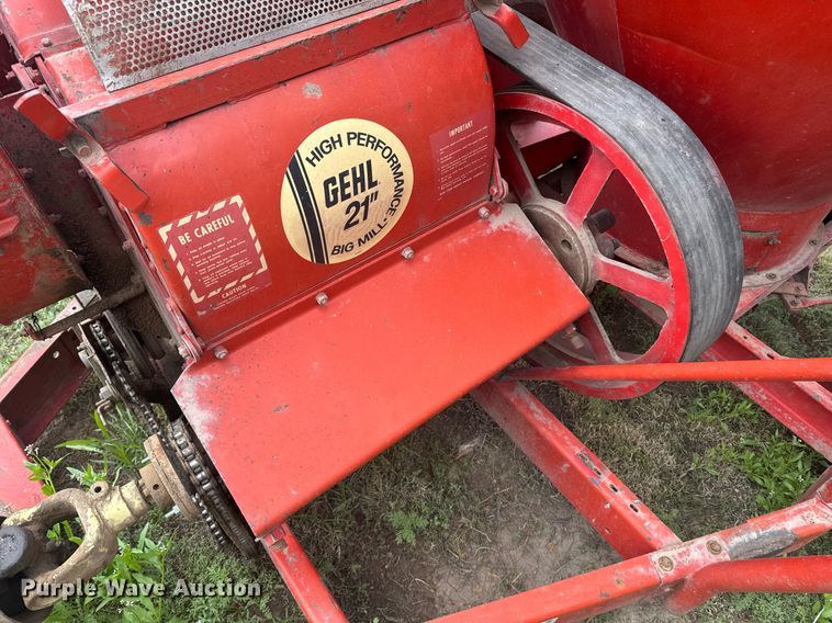 image for item DE2184 Gehl 120 feed mixer