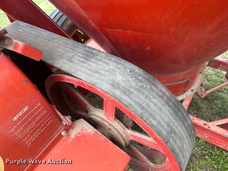 image for item DE2184 Gehl 120 feed mixer