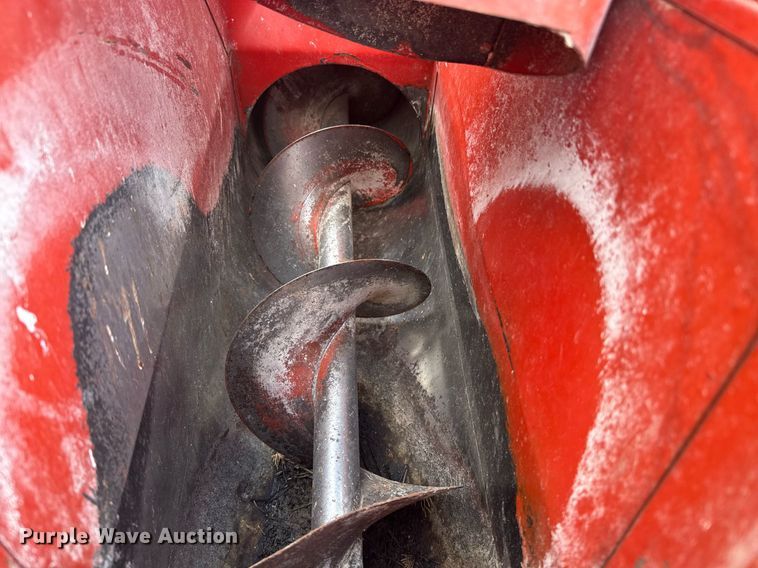 image for item DE2184 Gehl 120 feed mixer