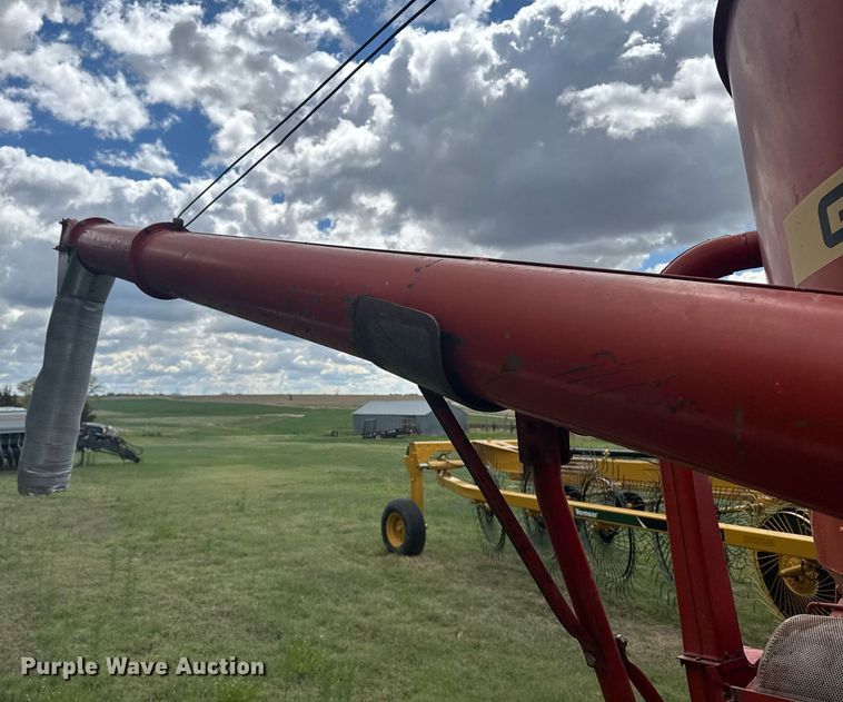 image for item DE2184 Gehl 120 feed mixer