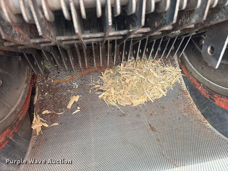 image for item DE2184 Gehl 120 feed mixer