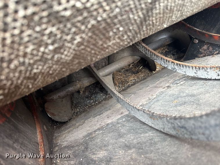 image for item DE2184 Gehl 120 feed mixer