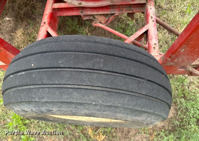 image for item DE2184 Gehl 120 feed mixer