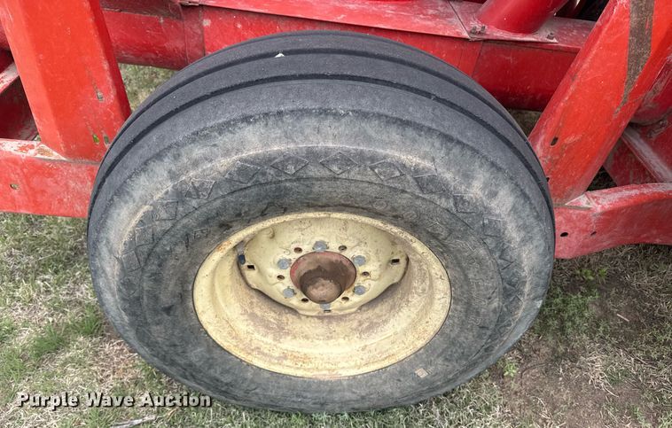 image for item DE2184 Gehl 120 feed mixer