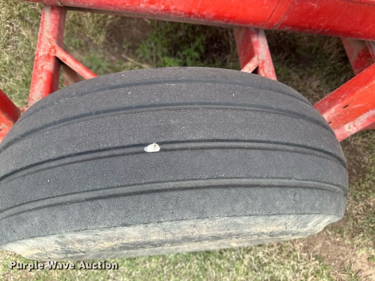 image for item DE2184 Gehl 120 feed mixer