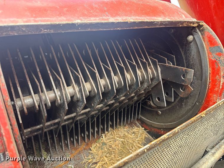 image for item DE2184 Gehl 120 feed mixer