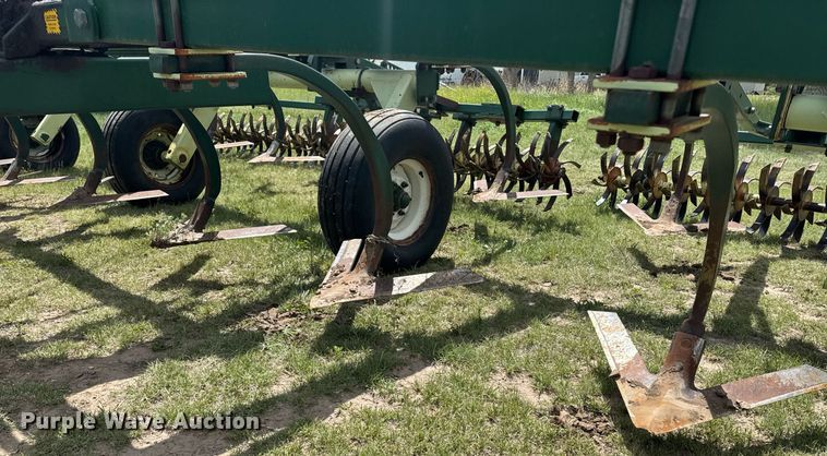 image for item DE2185 Quinstar Fallow-Master field cultivator