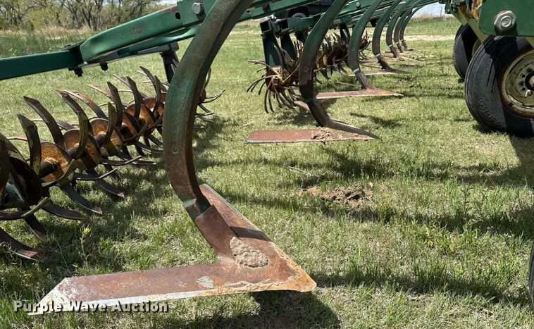 image for item DE2185 Quinstar Fallow-Master field cultivator