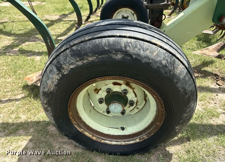 image for item DE2185 Quinstar Fallow-Master field cultivator