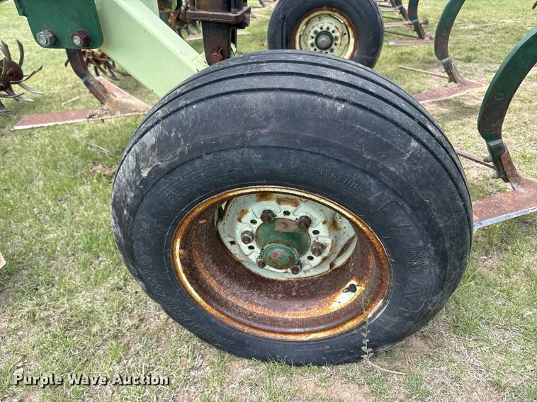 image for item DE2185 Quinstar Fallow-Master field cultivator