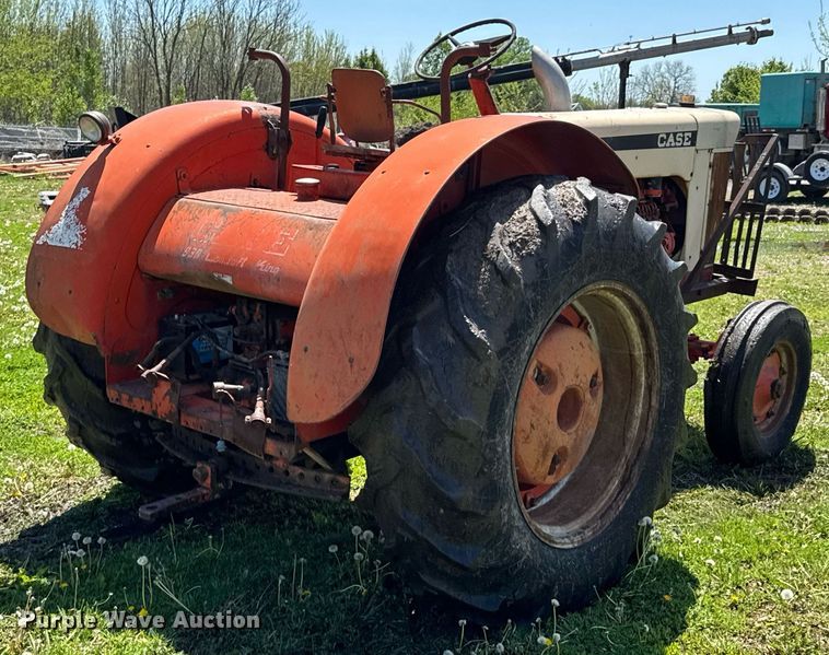 image for item DO0935 1963 Case 930 Comfort King tractor