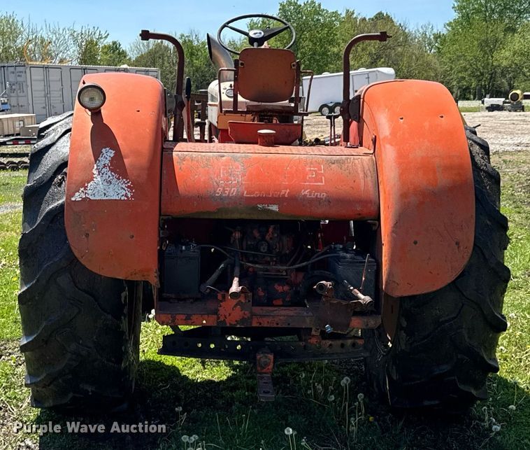 image for item DO0935 1963 Case 930 Comfort King tractor